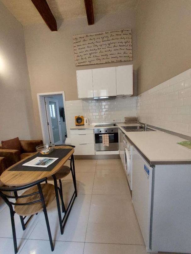 Central & Cozy - 1 Bedroom Apartment Valletta Buitenkant foto